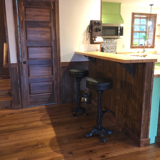 Small bar between kitchen and living room Small bar between kitchen and living room